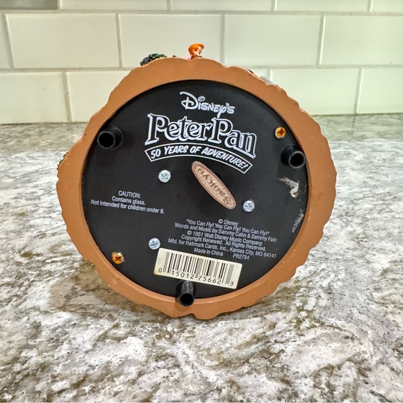 Disney Hallmark Peter Pan Music & Motion Water Globe 50 Years of Adventure - Picture 6 of 8